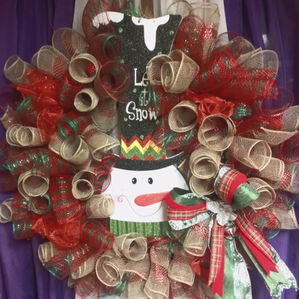 Deco poly mesh snowman wreath